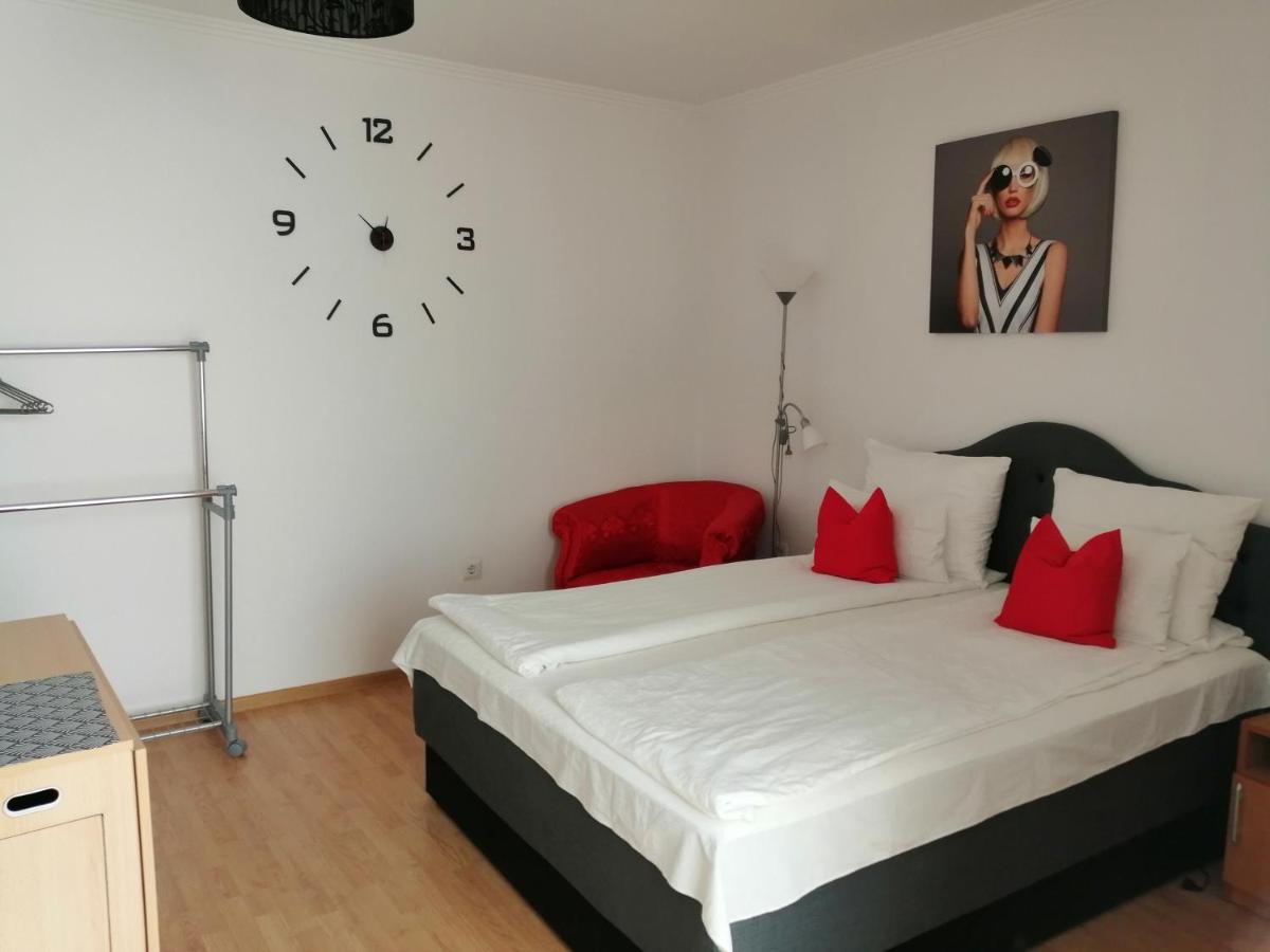 Violet House Apartment Турда Екстериор снимка