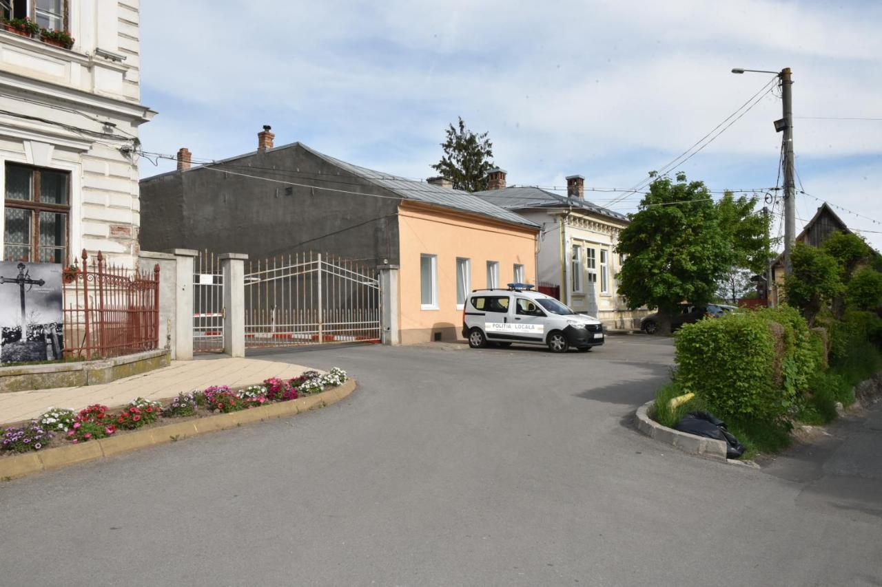 Violet House Apartment Турда Екстериор снимка
