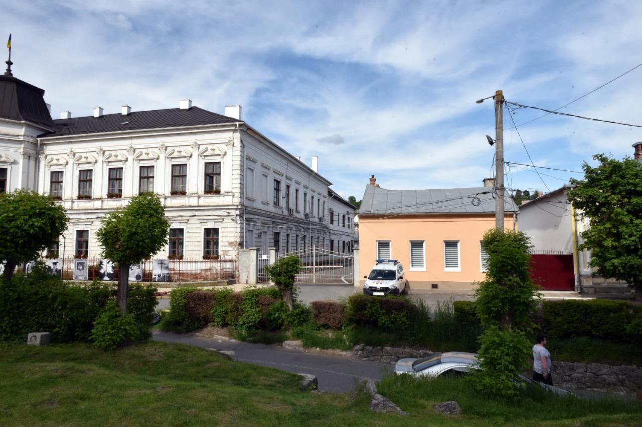 Violet House Apartment Турда Екстериор снимка